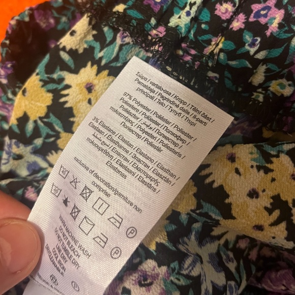 Only ditsy flowers ruffled boho peasant mini skirt NWT - Picture 10 of 11